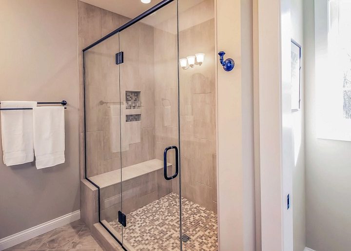 Choosing the Right Contractor for a Shower Conversion in Macomb