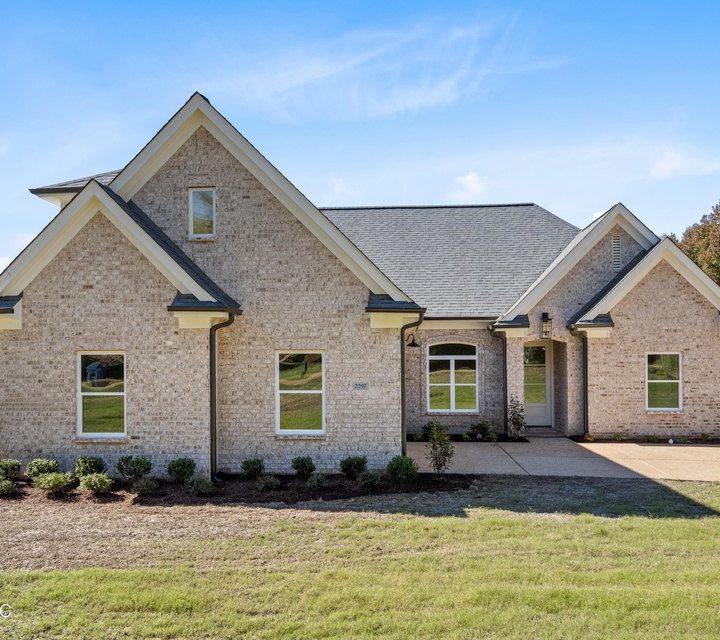 Are New Construction Homes with AC and Garage in Hernando Worth Your Investment?